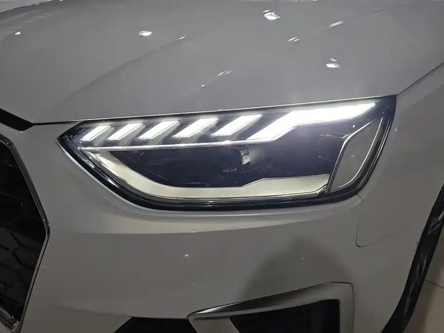 Audi A4L 2021 из CN, фото 5