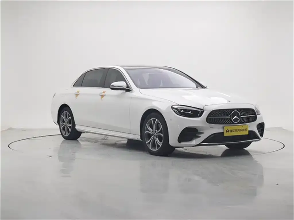Mercedes-Benz E-Class — фото 4