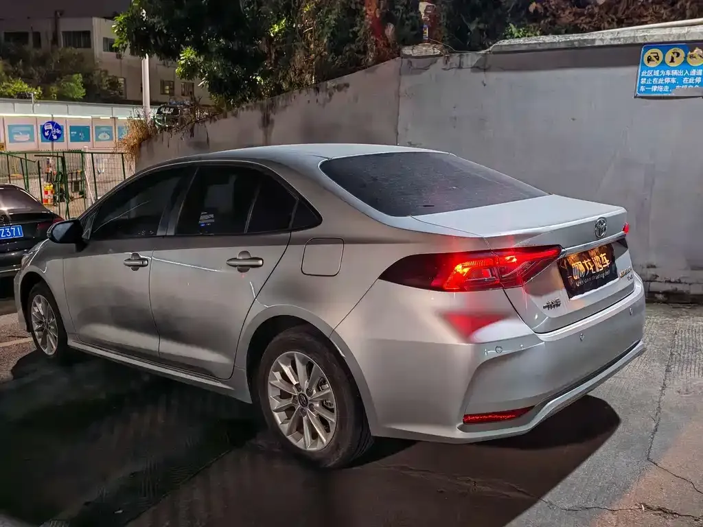 Toyota Corolla 2023 из CN, фото 7