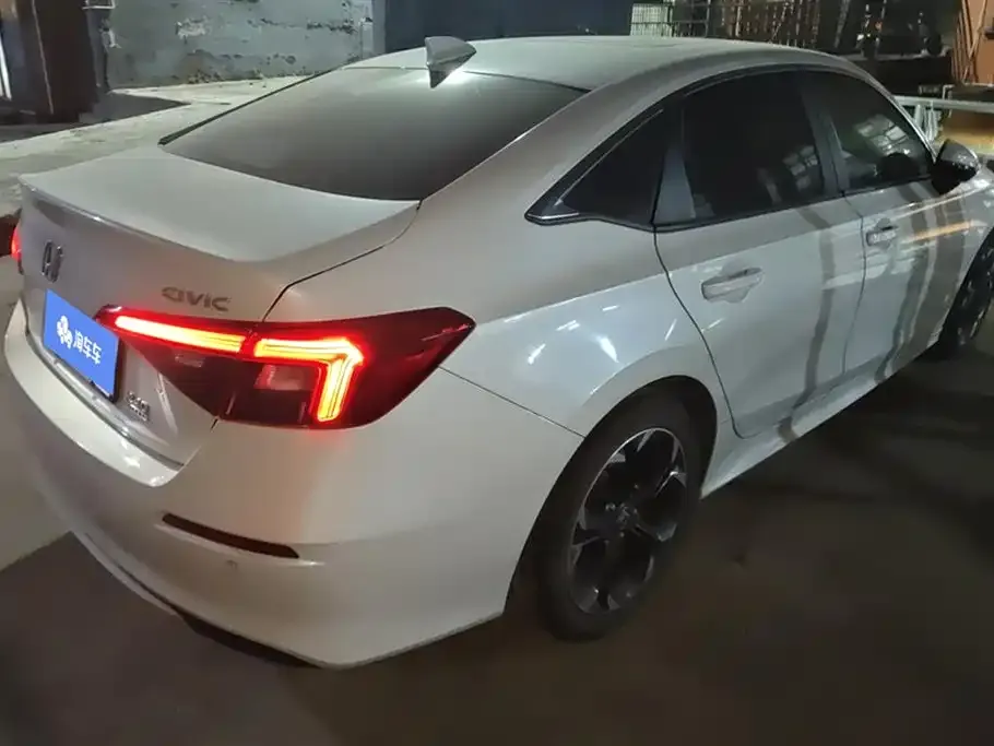 Honda Civic — фото 7