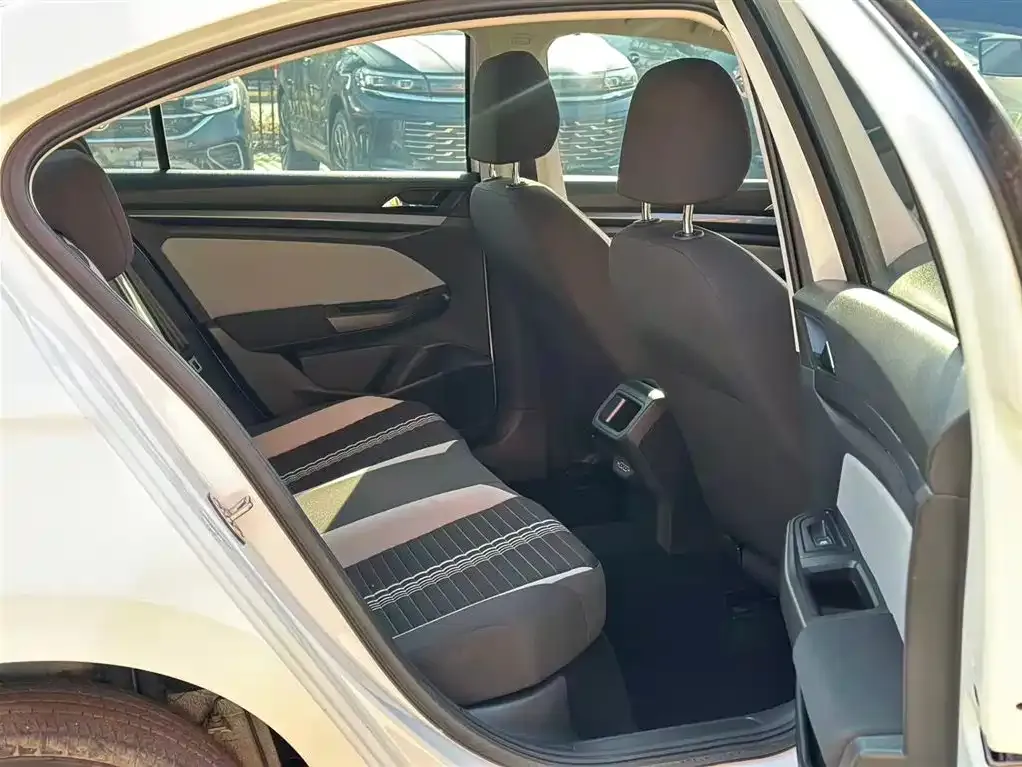 Volkswagen Bora 2023 из CN, фото 5