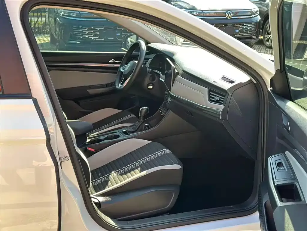 Volkswagen Bora 2023 из CN, фото 2