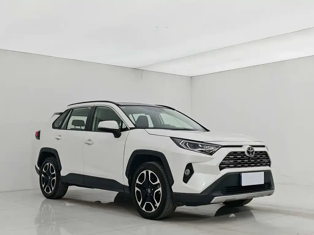 Toyota RAV4 — фото 3
