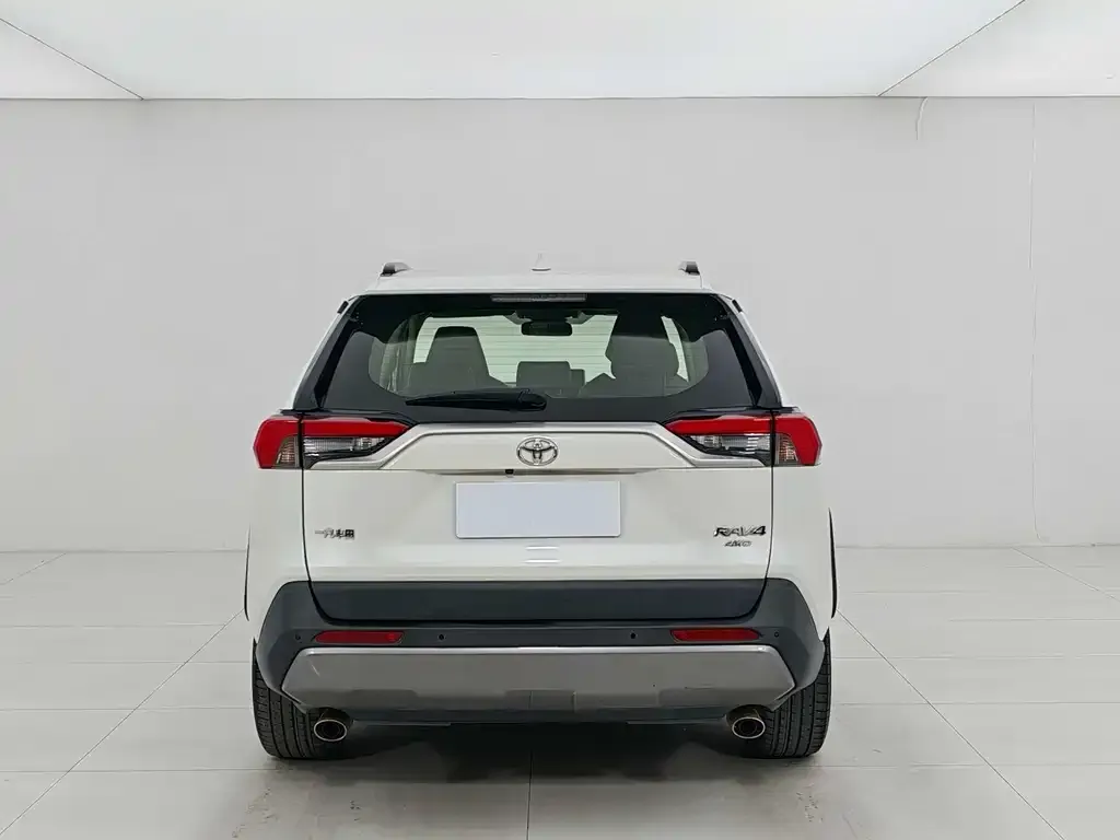 Toyota RAV4 — фото 5