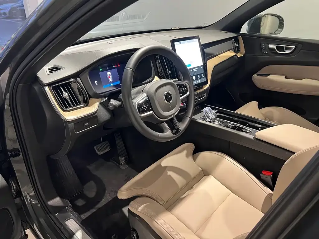 Volvo XC60 2025 из CN, фото 8