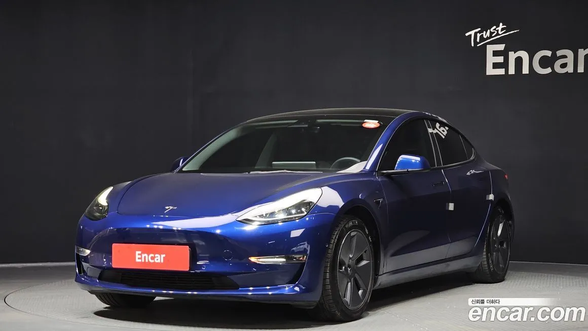 Tesla Model 3 — фото 1