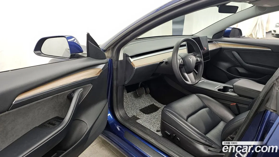 Tesla Model 3 — фото 10