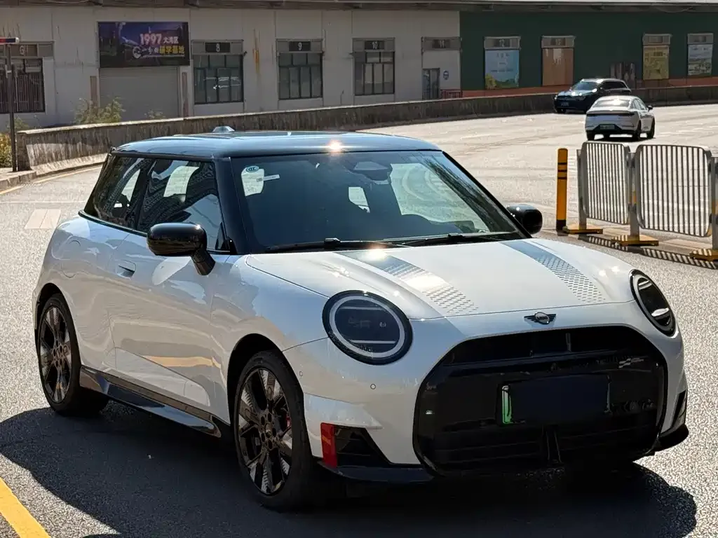 MINI JCW Electric 2026 из CN, фото 4
