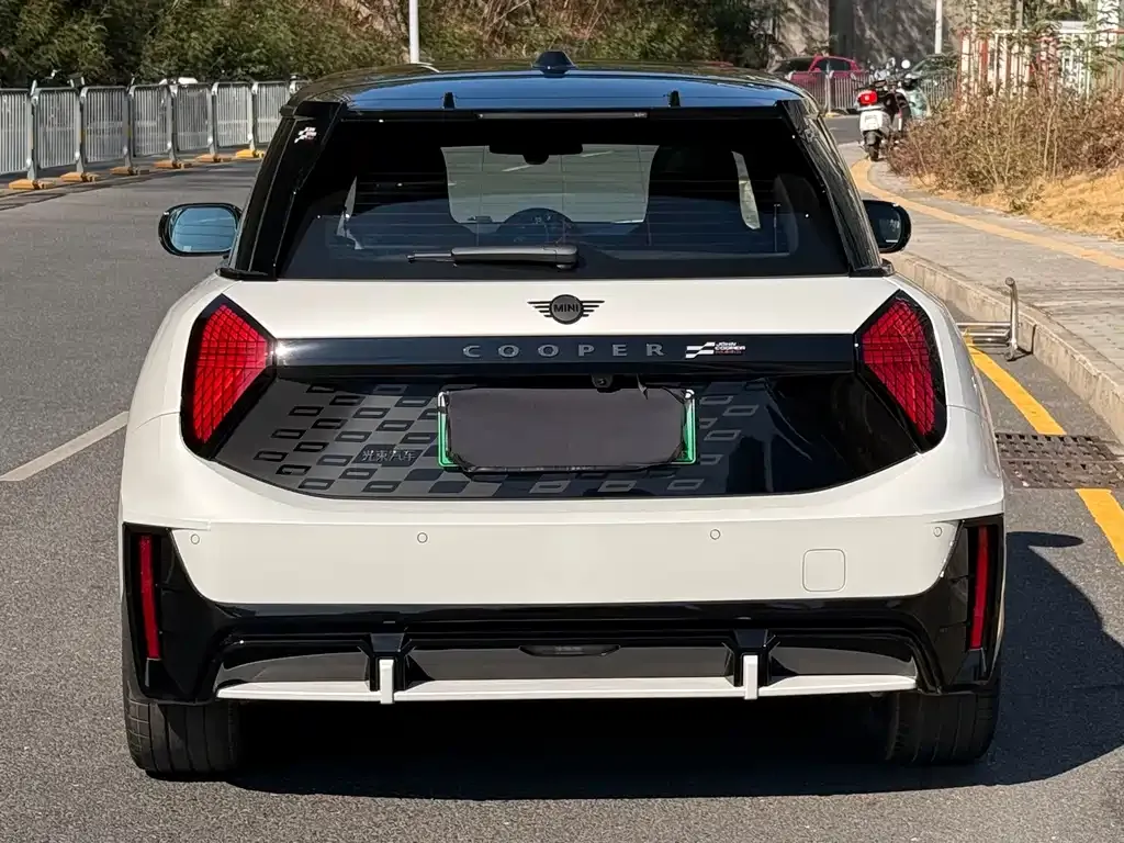 MINI JCW Electric 2026 из CN, фото 6