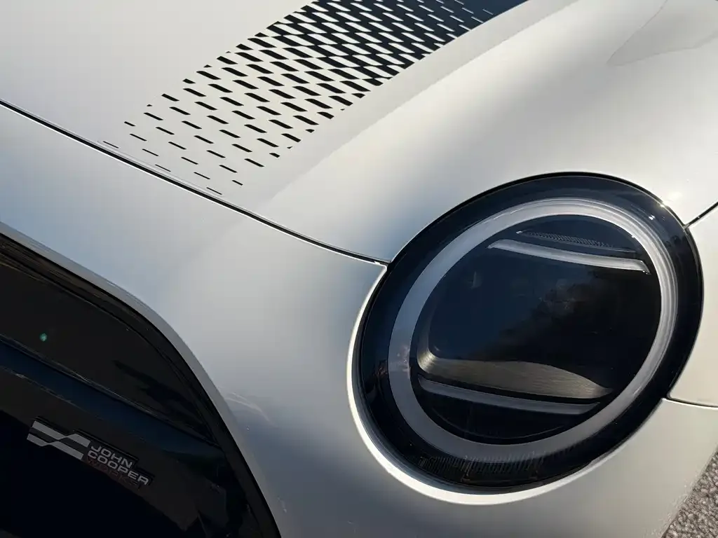 MINI JCW Electric 2026 из CN, фото 2