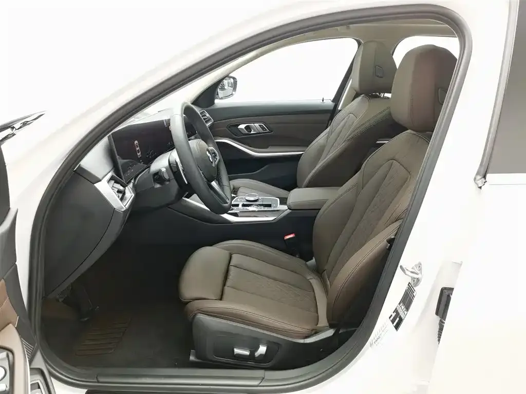BMW 3 Series 2023 из CN, фото 10