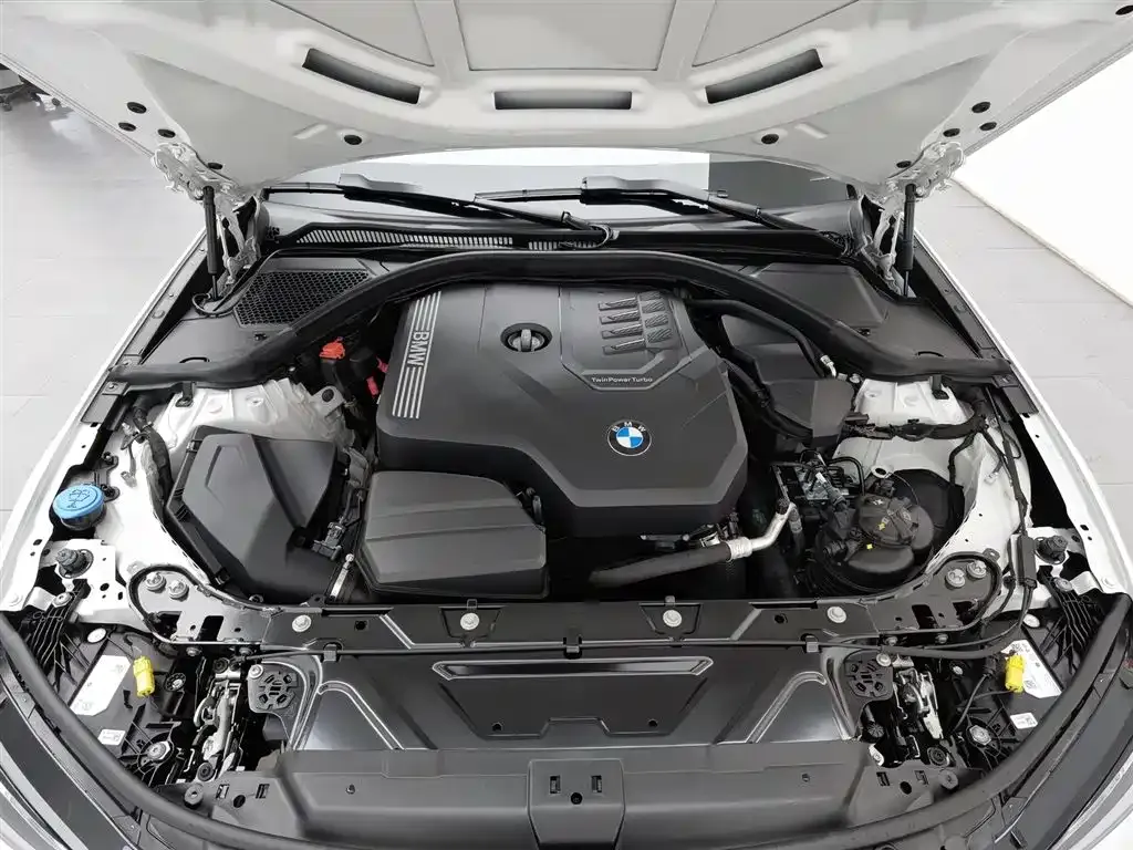BMW 3 Series 2023 из CN, фото 7