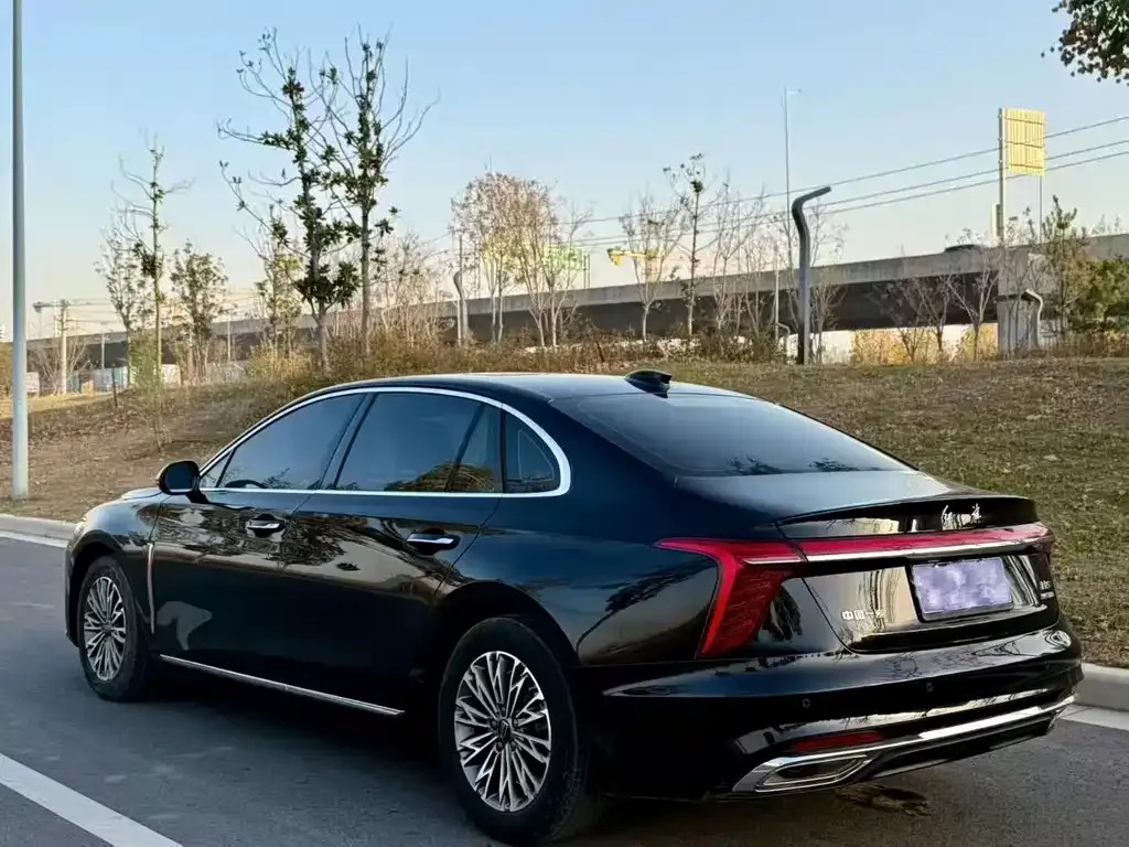 Hongqi H5 2024 из CN, фото 4