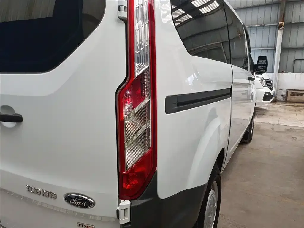 Ford Transit 2022 из CN, фото 8