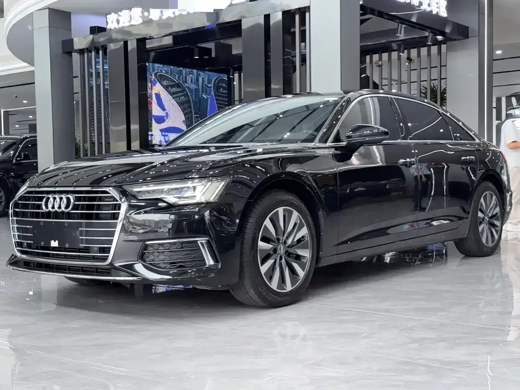 Audi A6L — фото 1