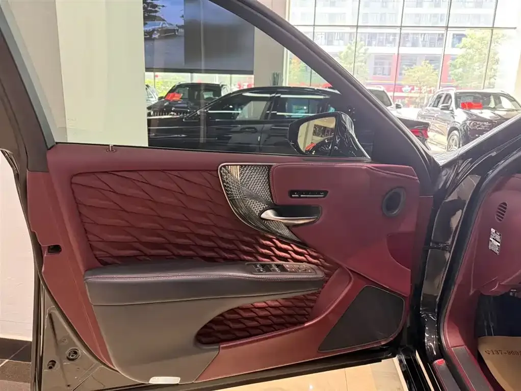 Lexus LS 2021 из CN, фото 5