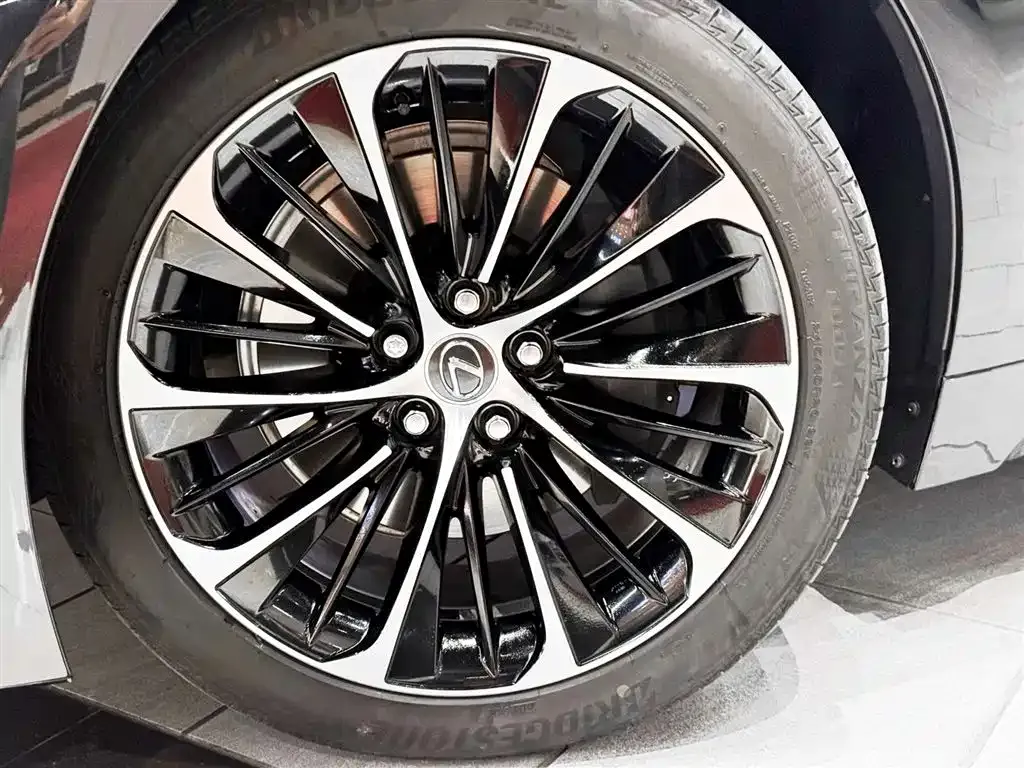 Lexus LS 2021 из CN, фото 8