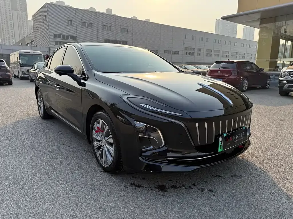 Hongqi E-QM5 — фото 3