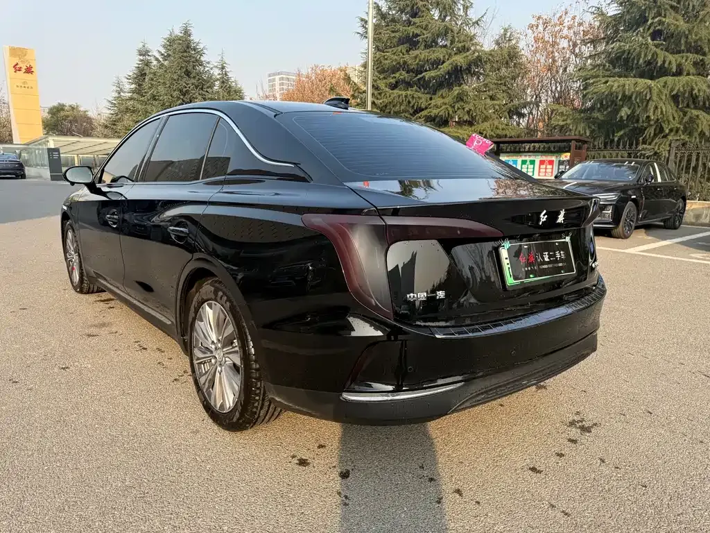 Hongqi E-QM5 — фото 7