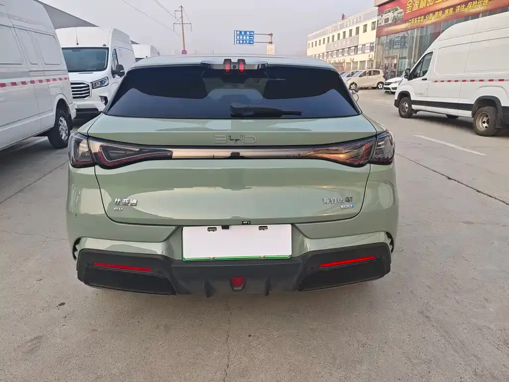 BYD Seal 06GT — фото 9