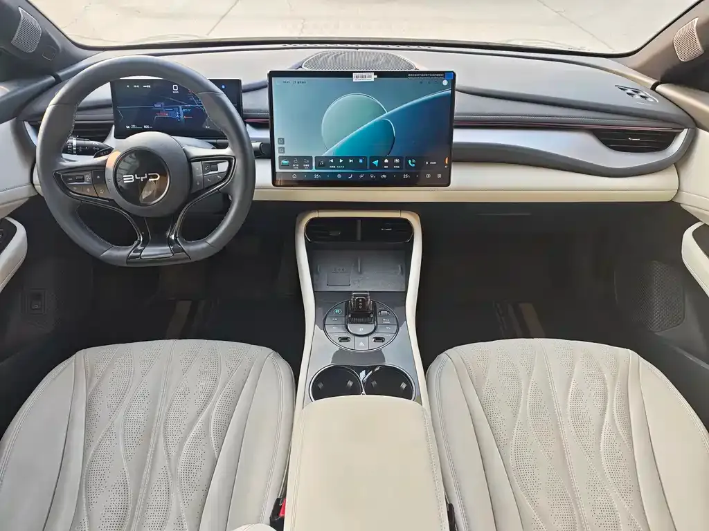 BYD Seal 06GT — фото 10