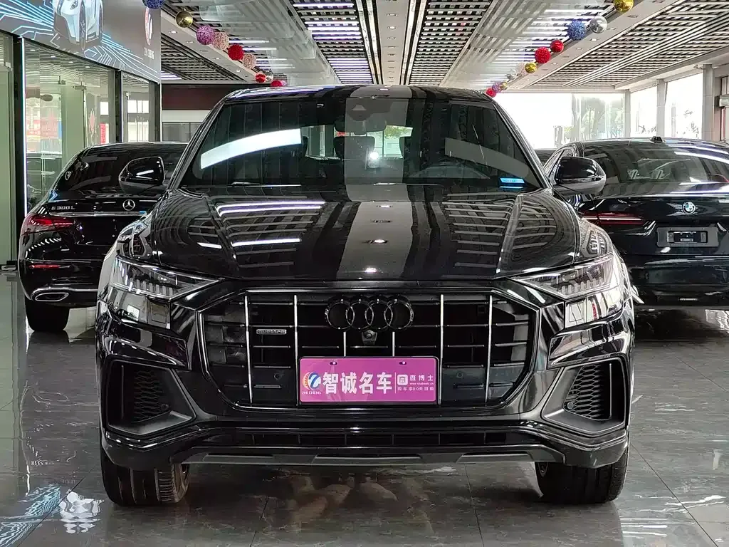 Audi Q8 2021 из CN, фото 8