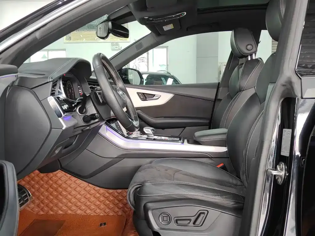 Audi Q8 2021 из CN, фото 6