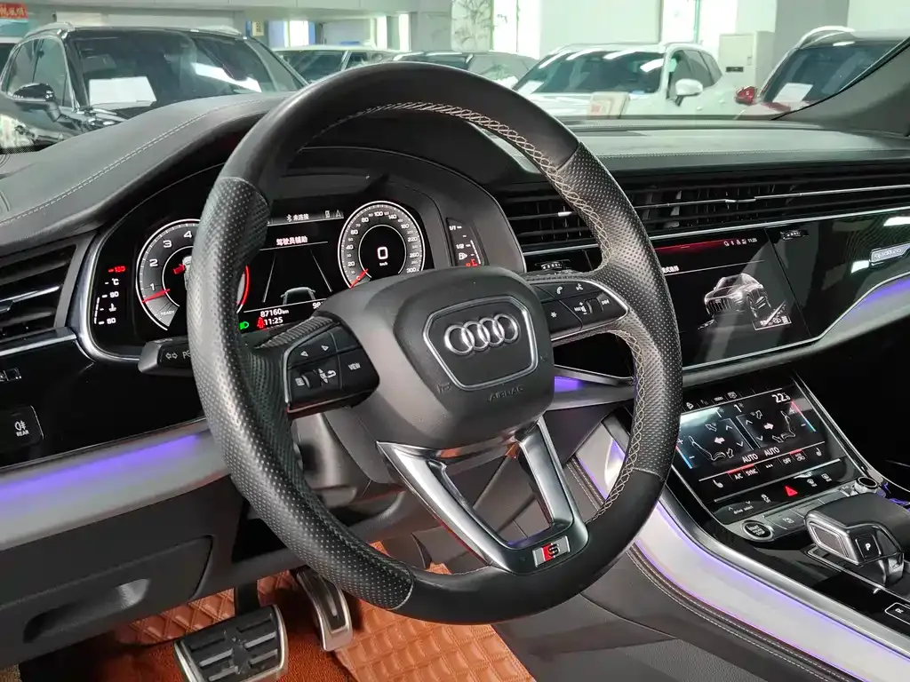 Audi Q8 2021 из CN, фото 9