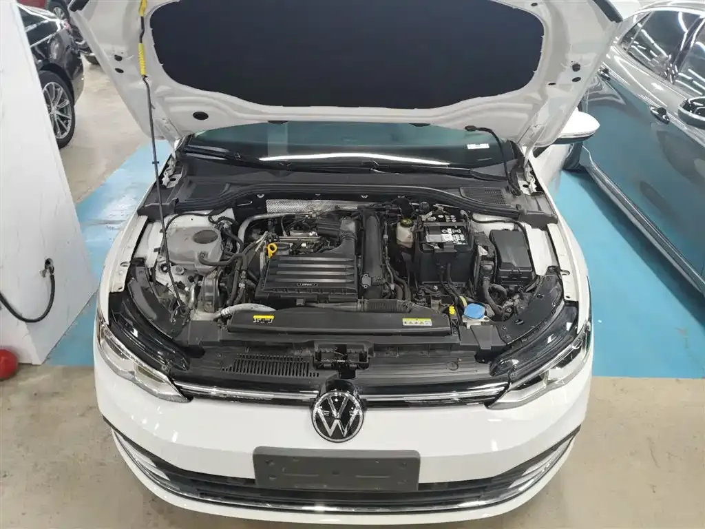 Volkswagen Golf 2022 из CN, фото 4