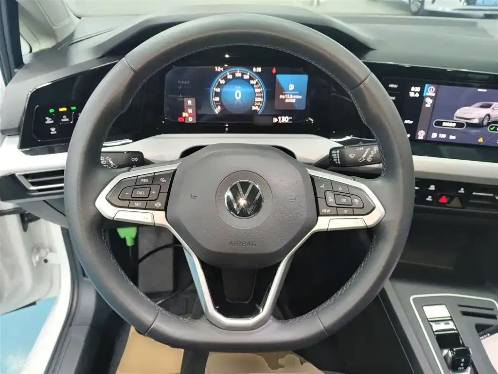 Volkswagen Golf 2022 из CN, фото 8