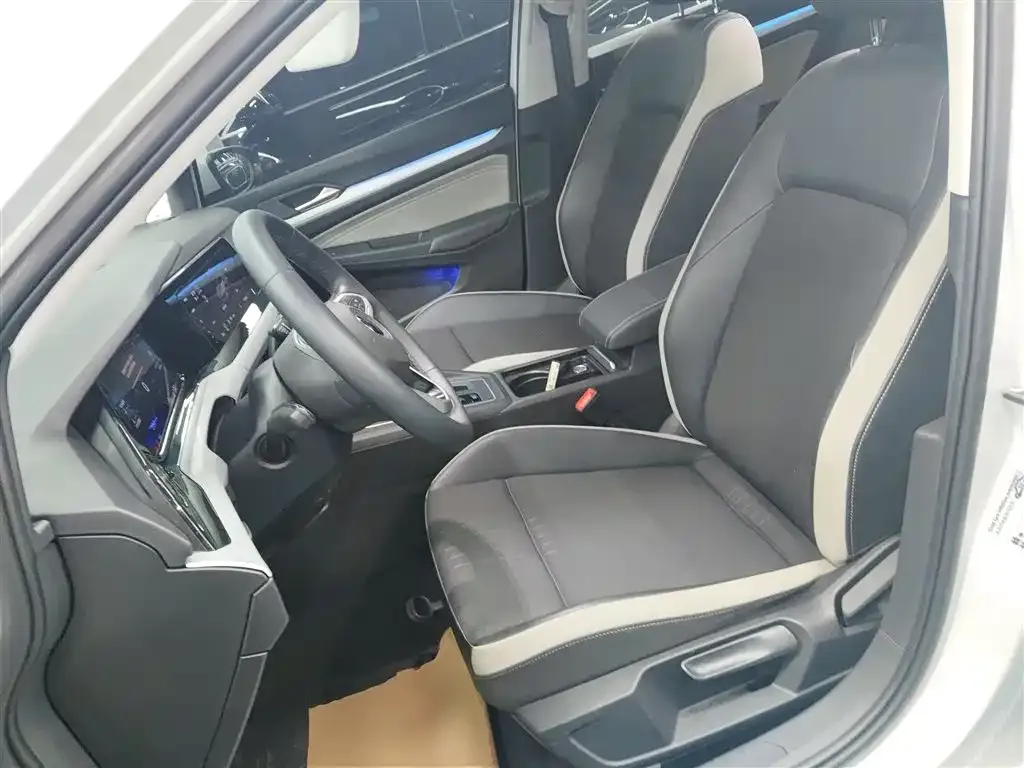 Volkswagen Golf 2022 из CN, фото 10