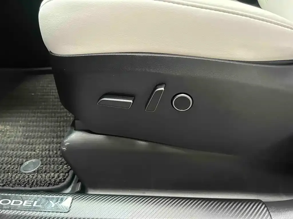 Tesla Model Y 2024 из CN, фото 2