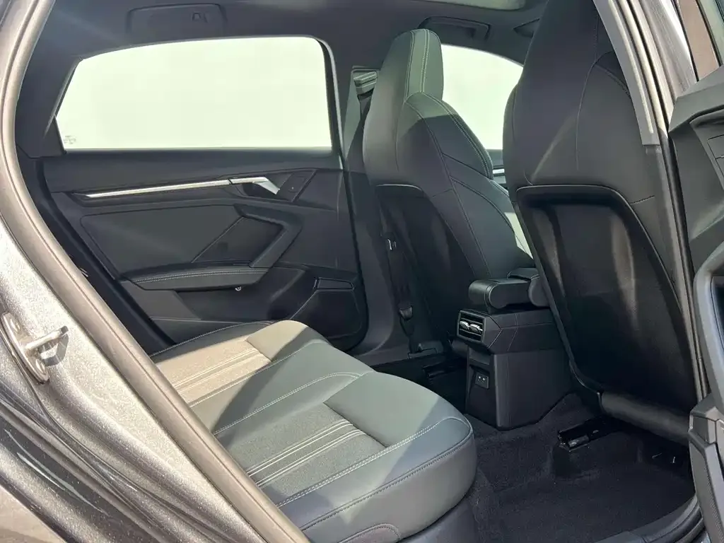 Audi A3 2024 из CN, фото 9