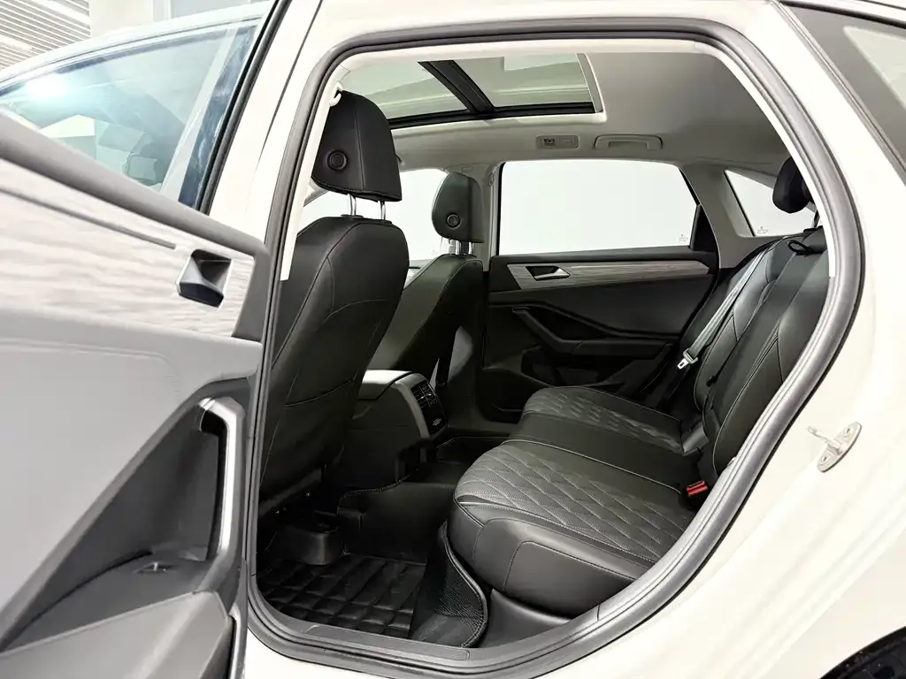 Volkswagen Sagitar 2023 из CN, фото 5