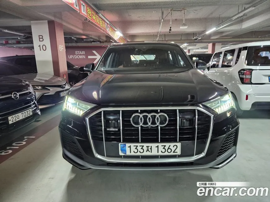 Audi Q7 2021 из KR, фото 2