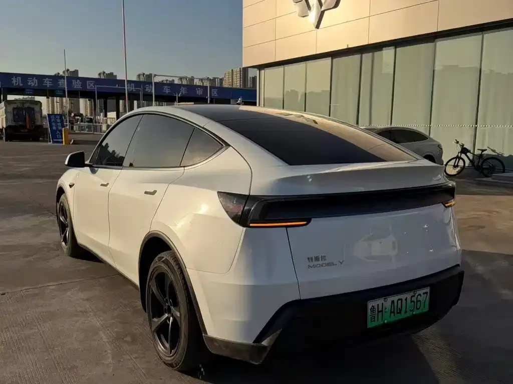 Tesla Model Y 2025 из CN, фото 10