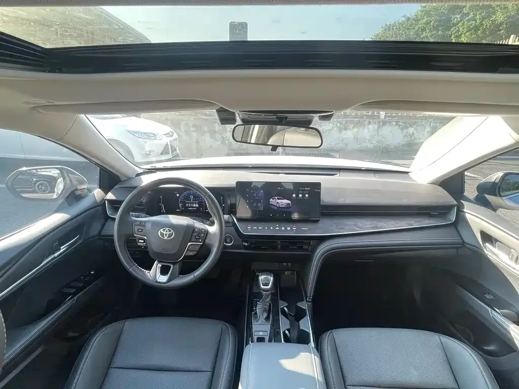 Toyota Camry 2024 из CN, фото 8