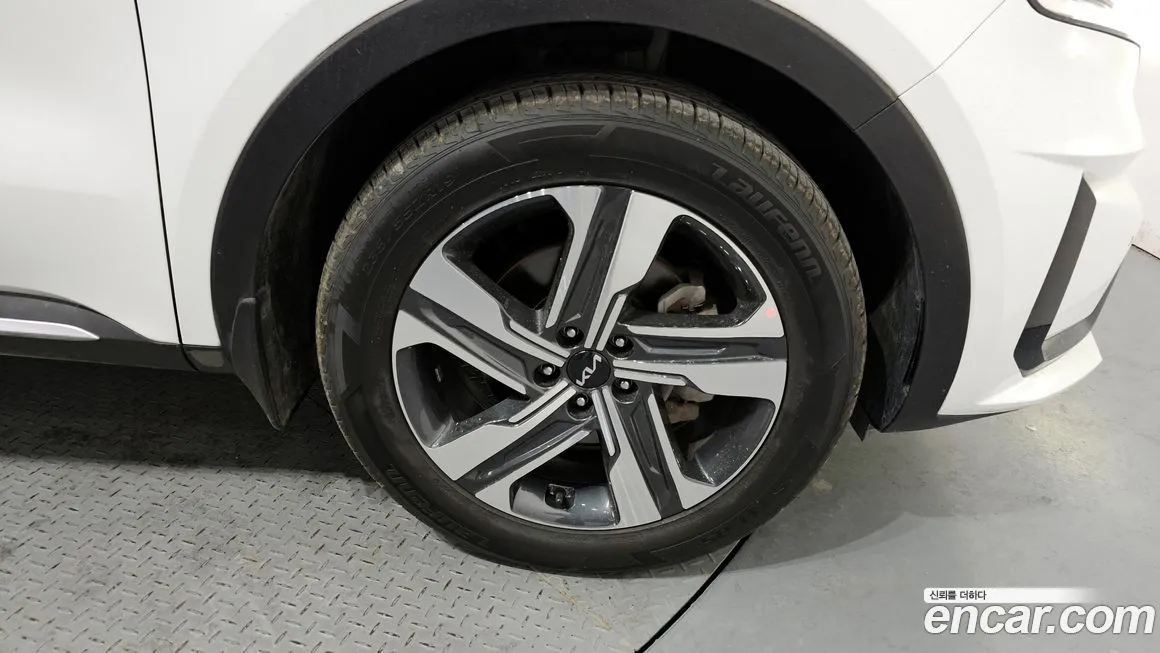 Kia Sorento — фото 9