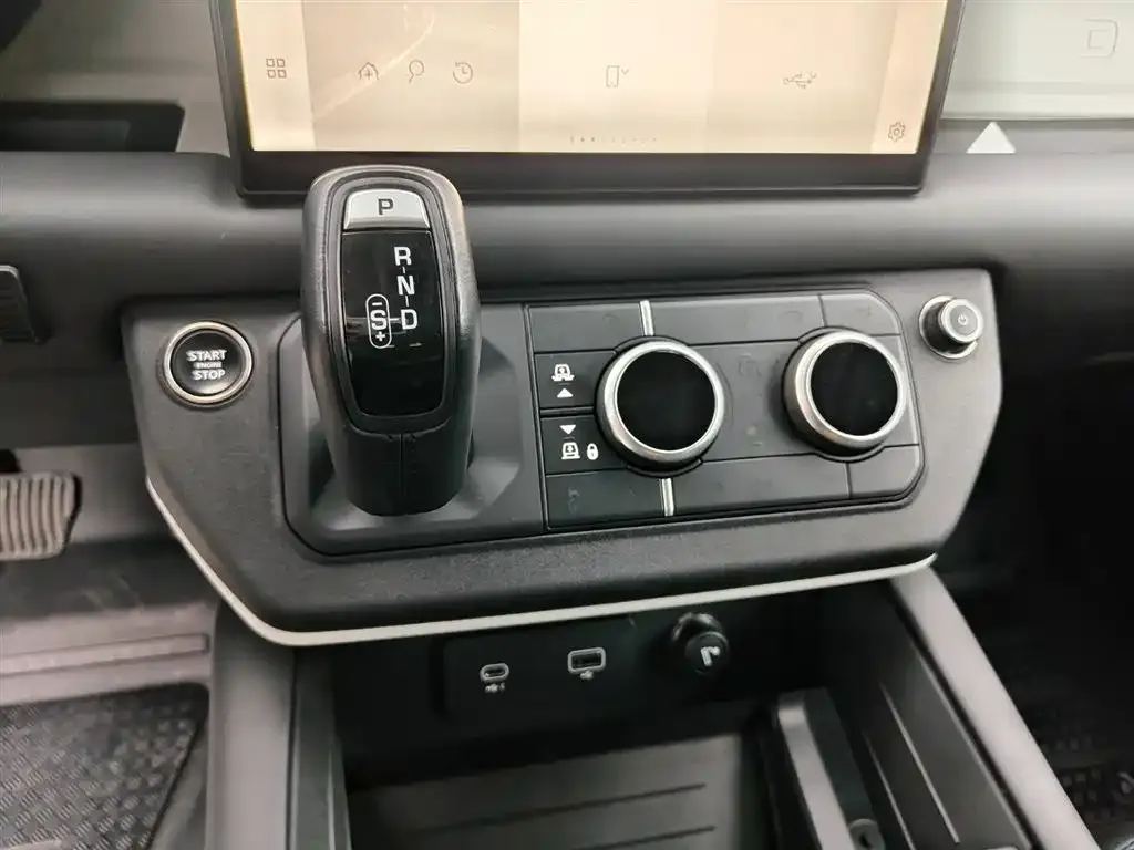 Land Rover Defender 2024 из CN, фото 8