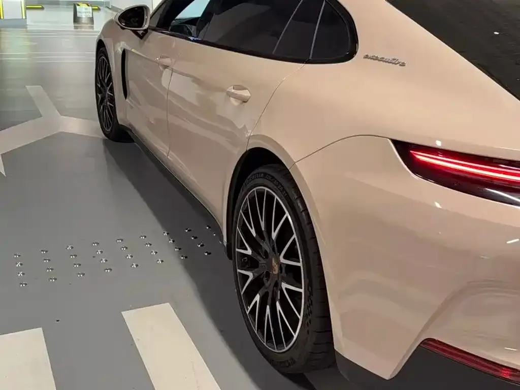 Porsche Panamera — фото 10