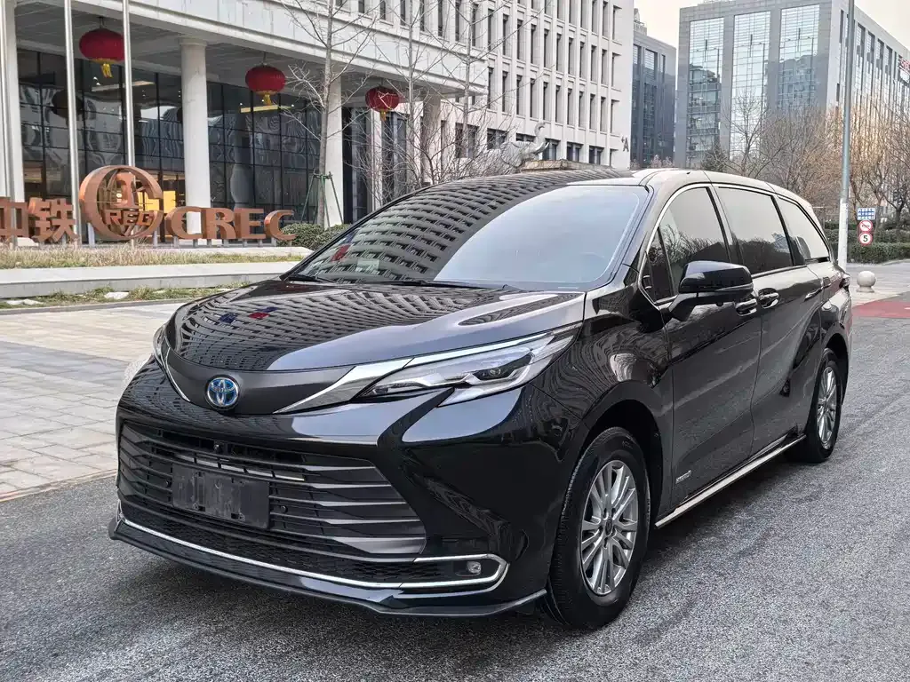 Toyota Sienna 2023 из CN, фото 5