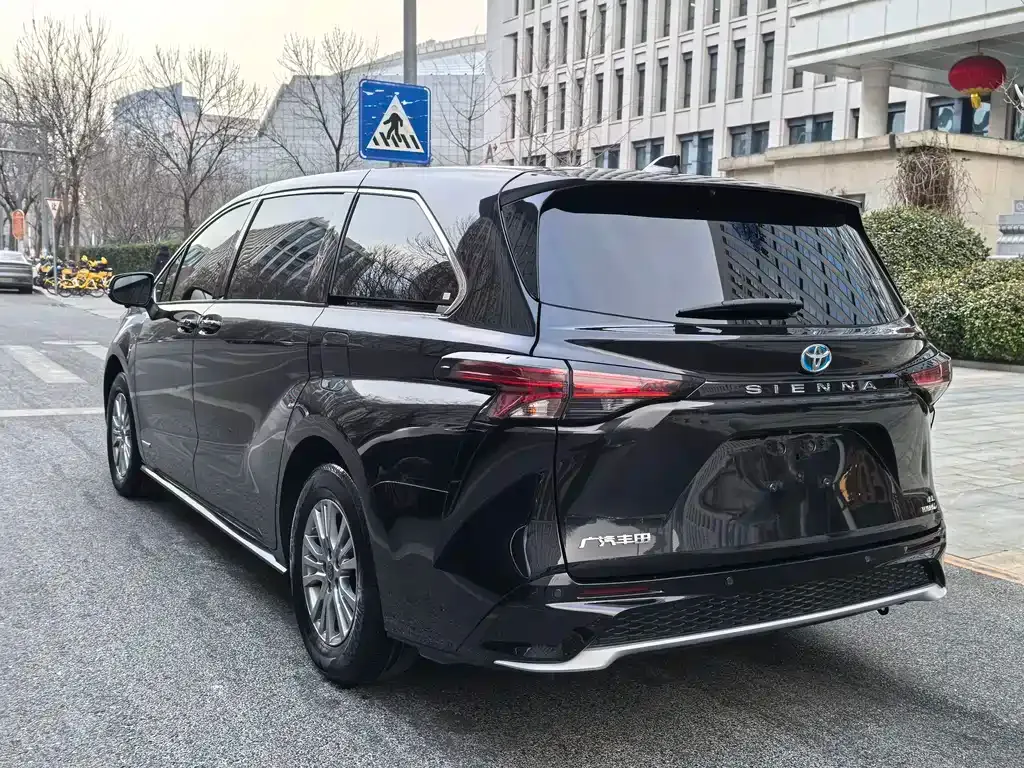 Toyota Sienna 2023 из CN, фото 9