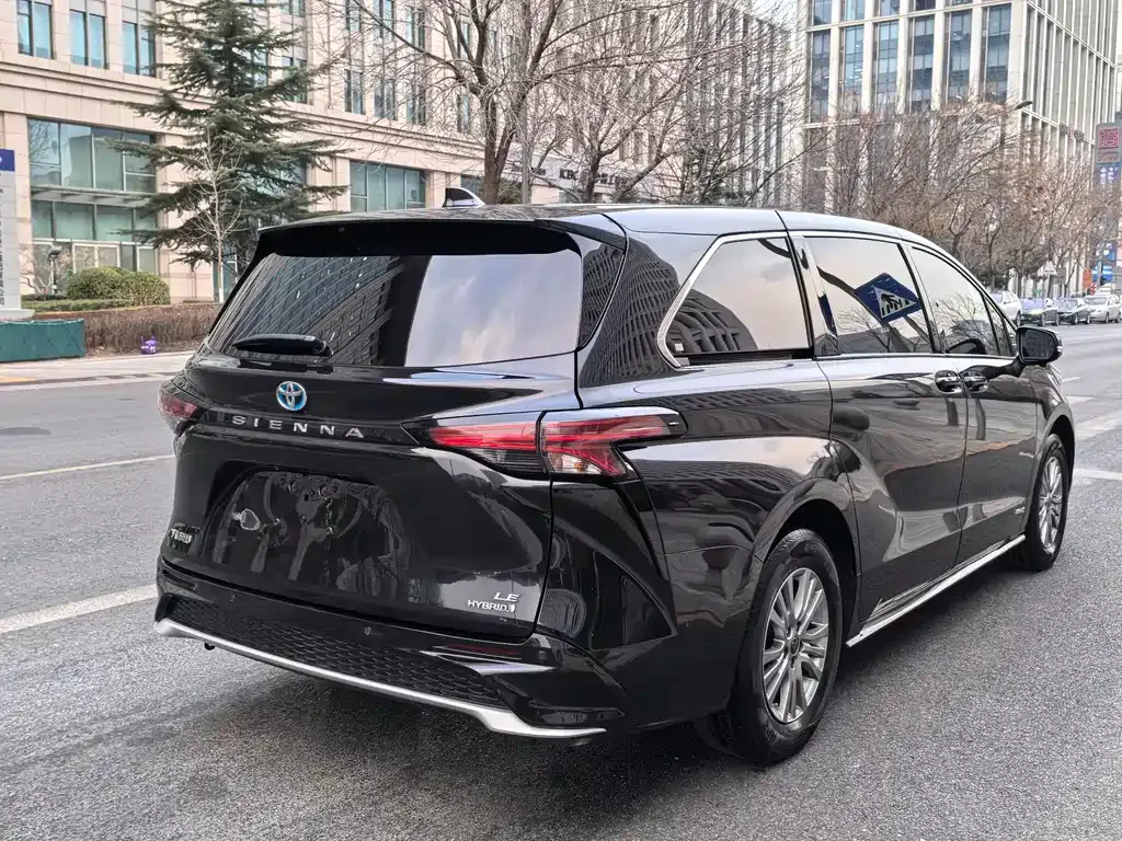 Toyota Sienna 2023 из CN, фото 10