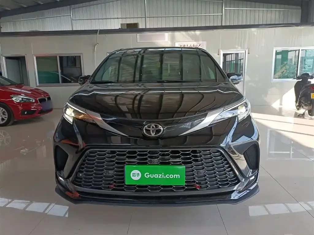 Toyota Granvia 2024 из CN, фото 4