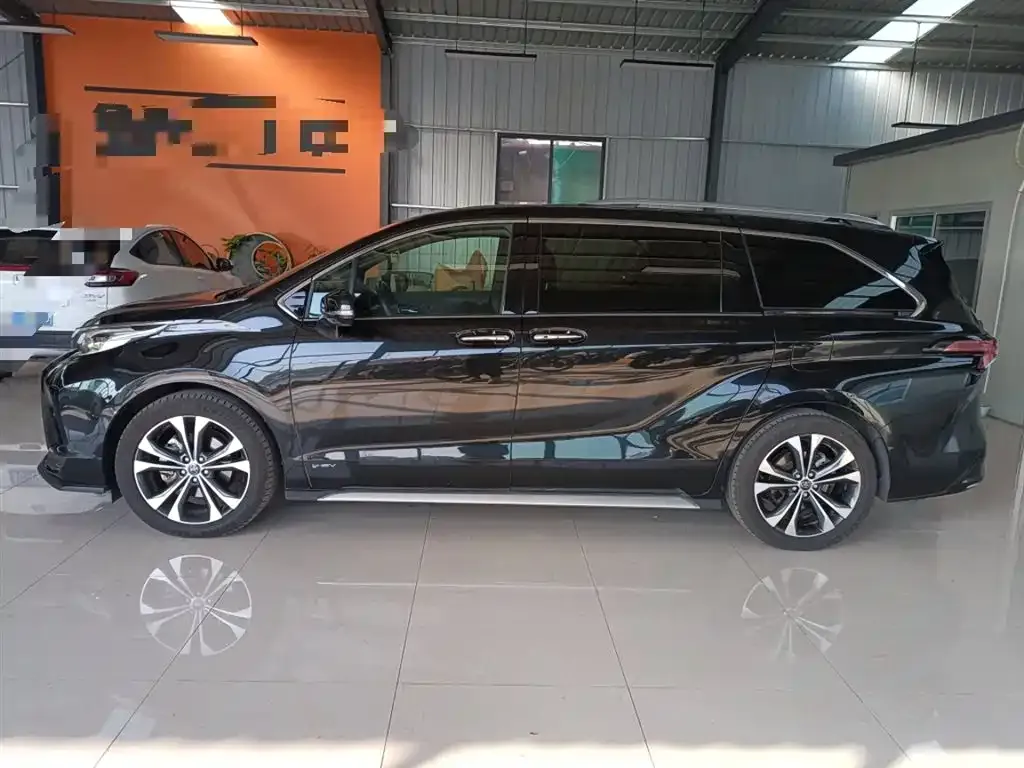 Toyota Granvia 2024 из CN, фото 6