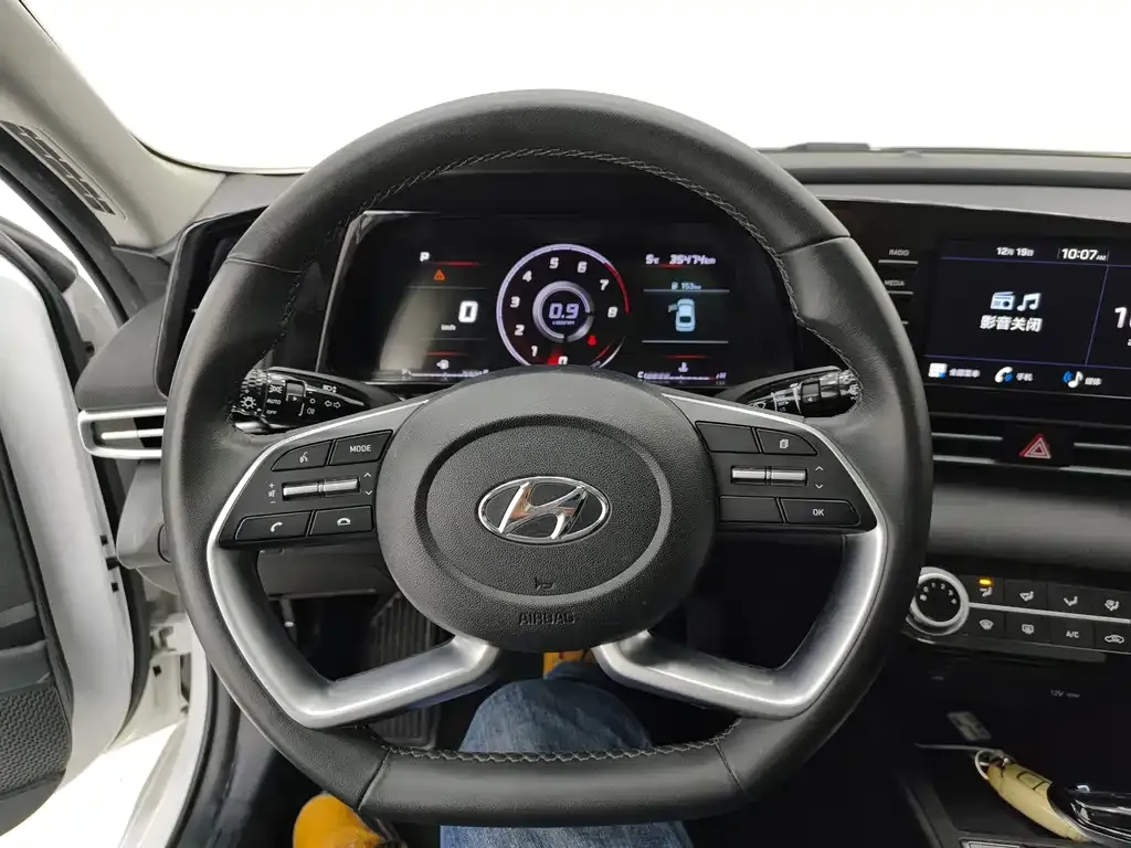 Hyundai Elantra 2022 из CN, фото 2