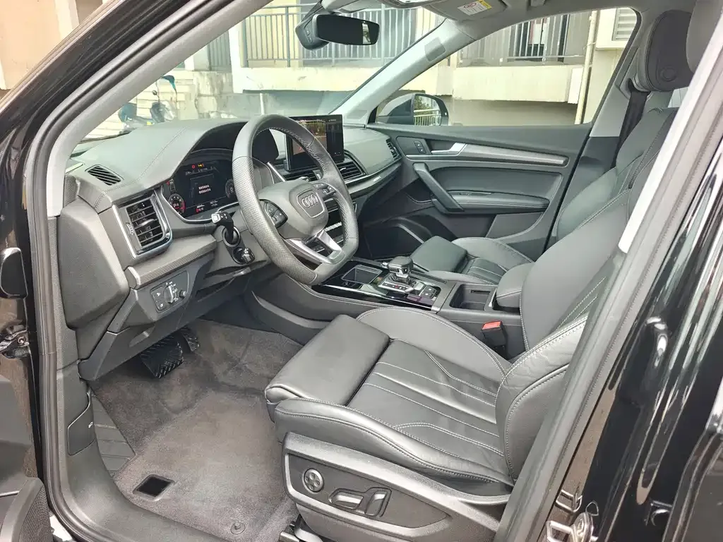Audi Q5L 2023 из CN, фото 8