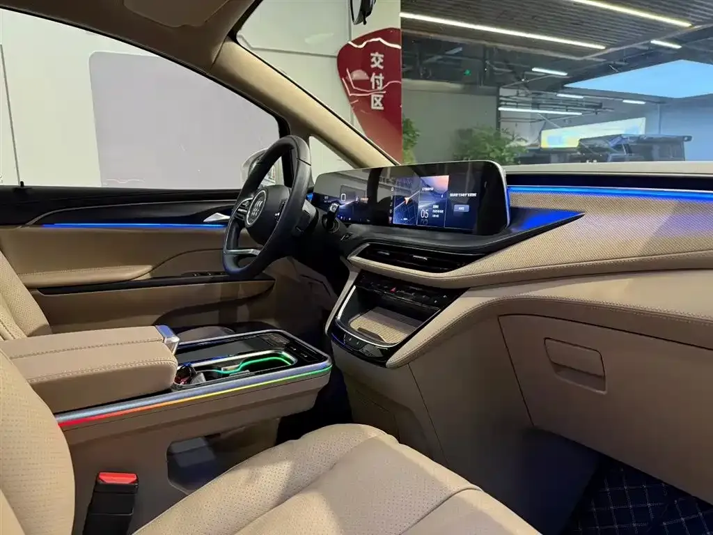 Buick GL8 Hybrid — фото 4