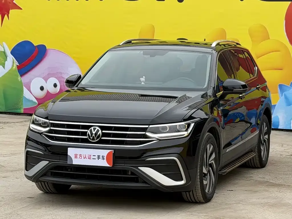 Volkswagen Tiguan L — фото 1