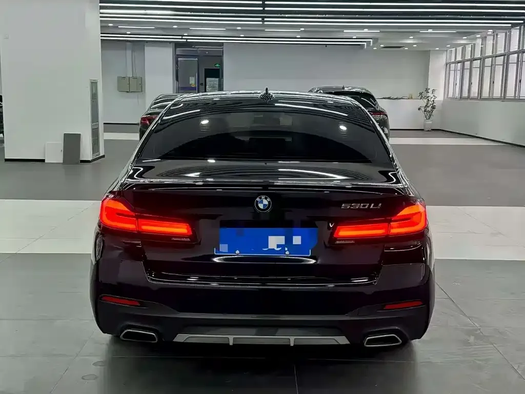 BMW 5 Series — фото 2